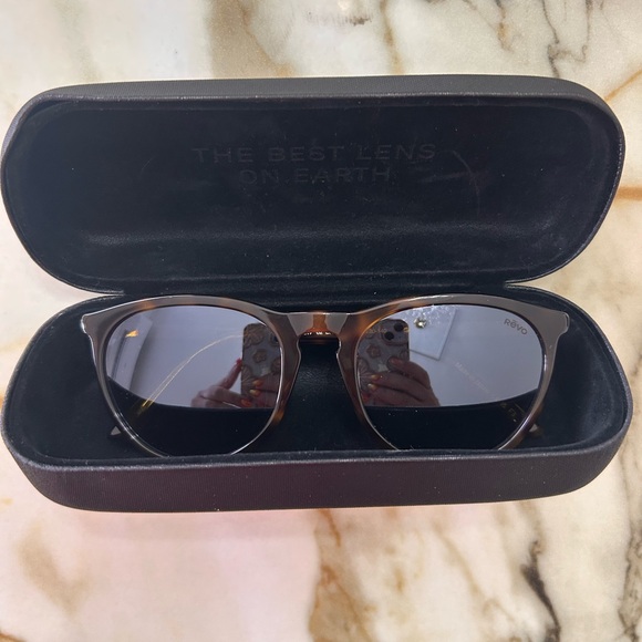 Revo Accessories - Revo NWOT Brown Tortoise Sunglasses Boat Beach UV protection with Case BRAND NEW